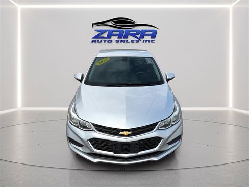 Used 2017 Chevrolet Cruze LS FWD image 10