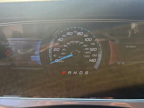 Used 2015 Ford Taurus SEL w/ Equipment Group 201A FWD image 16