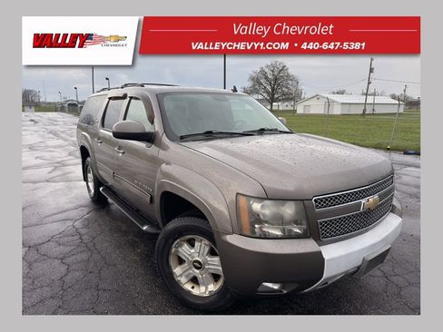 Used 2011 Chevrolet Suburban LT w/ Luxury Package AWD/4WD image 1