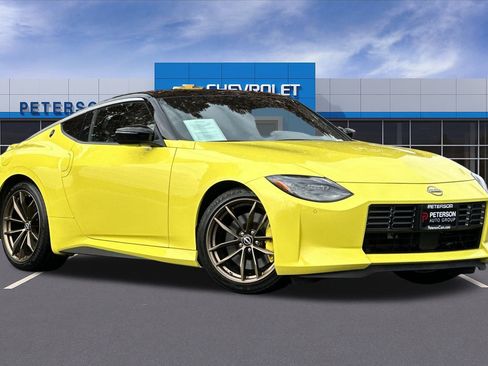 Used 2023 Nissan Z w/ Floor Mat Package (L93) image 2