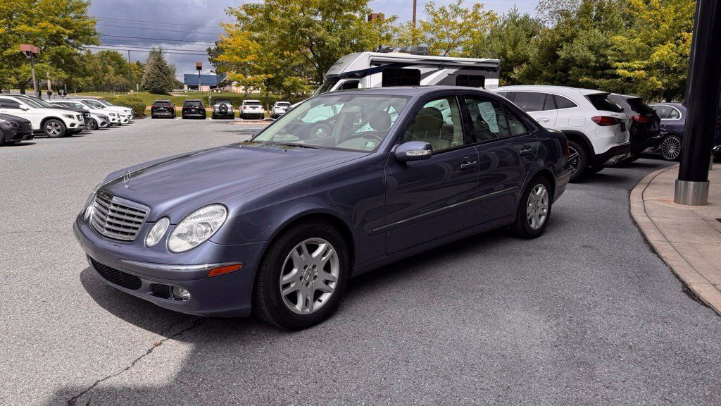 Used 2005 Mercedes-Benz E 320 CDI Sedan image 7