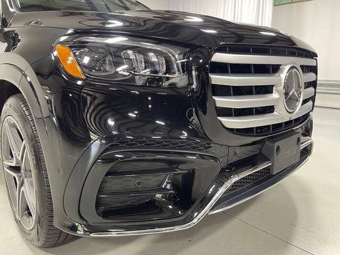 Used 2026 Mercedes-Benz GLS 450 4MATIC image 11
