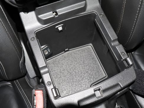 Used 2021 Jeep Wrangler Unlimited Sahara image 34