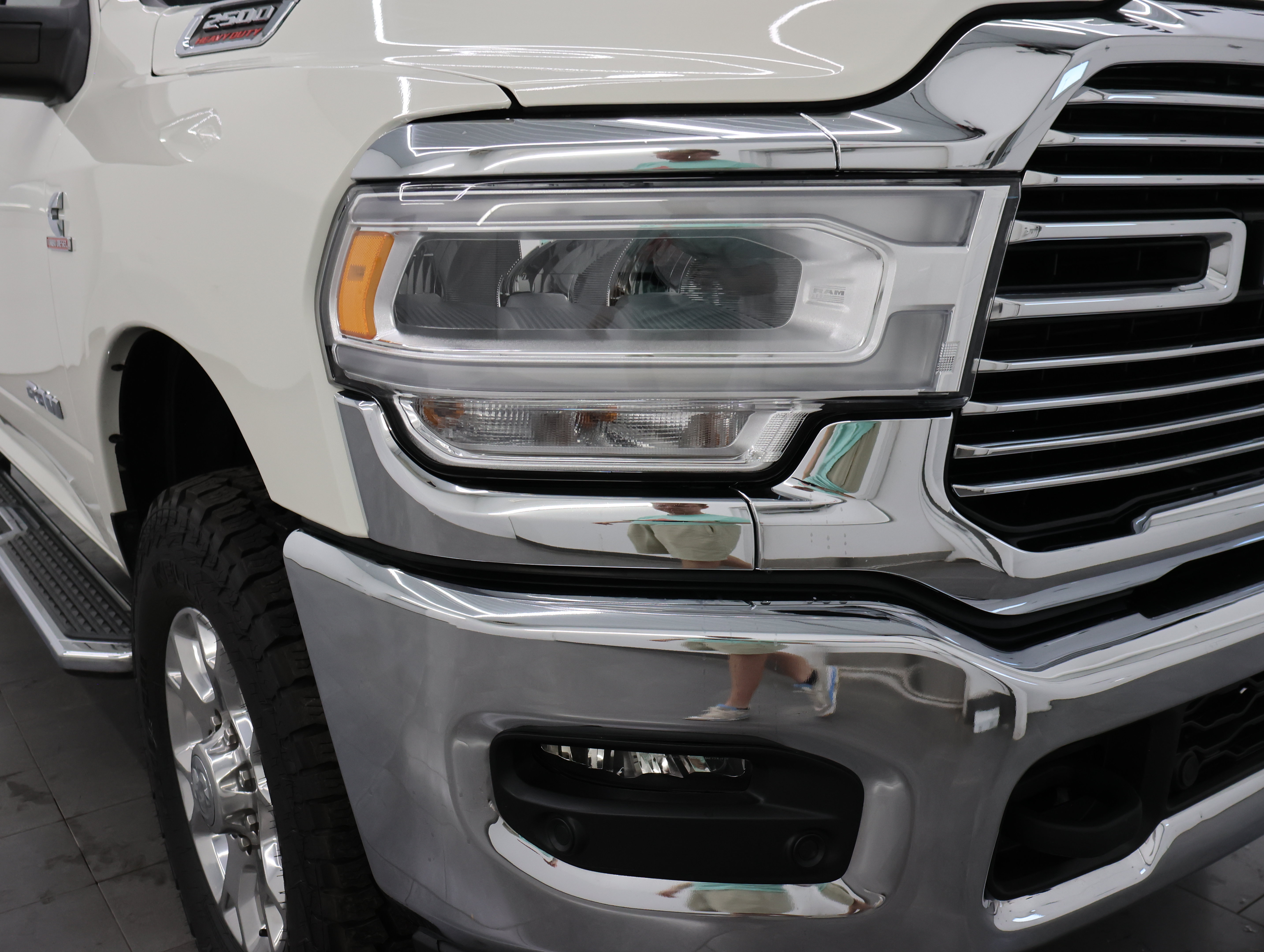 Used 2024 RAM 2500 Laramie AWD/4WD image 24