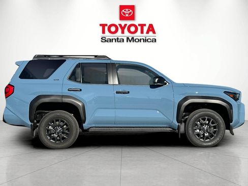 New 2026 Toyota 4Runner SR5 AWD/4WD image 2