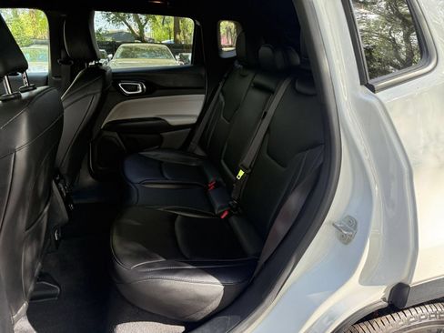 Used 2025 Jeep Compass Limited AWD/4WD image 39