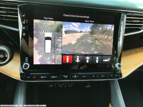 Used 2022 Jeep Grand Wagoneer Series III AWD/4WD image 16