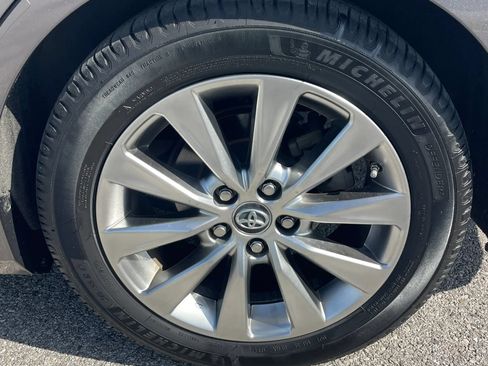 Used 2017 Toyota Camry XLE FWD image 7