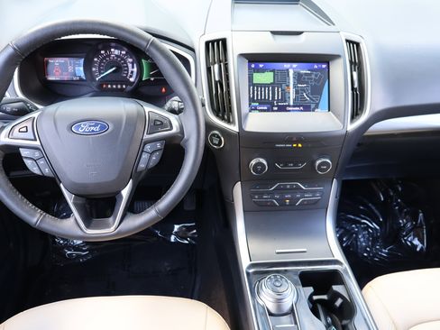 Used 2020 Ford Edge SEL w/ Convenience Package image 18