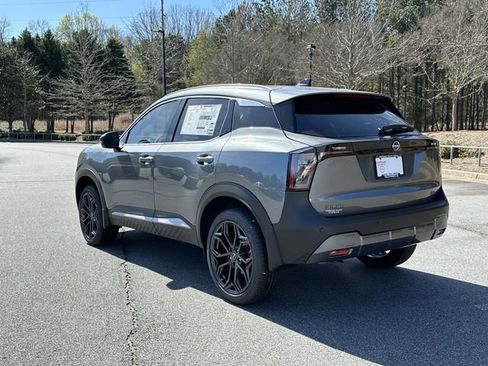 New 2026 Nissan Kicks SR FWD image 7