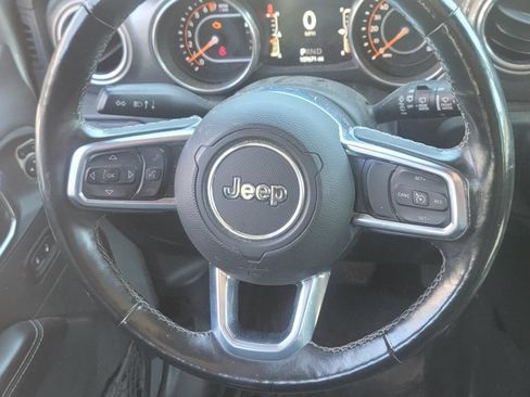 Used 2018 Jeep Wrangler Unlimited Sahara AWD/4WD image 22