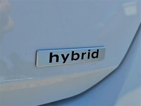 New 2025 Hyundai Elantra SEL image 8