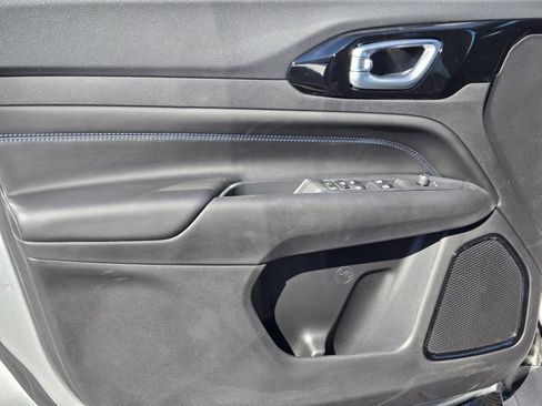 New 2026 Jeep Compass Latitude image 12