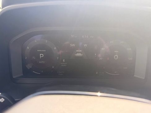 Used 2026 Nissan Rogue Platinum w/ Platinum Premium Package AWD/4WD image 3