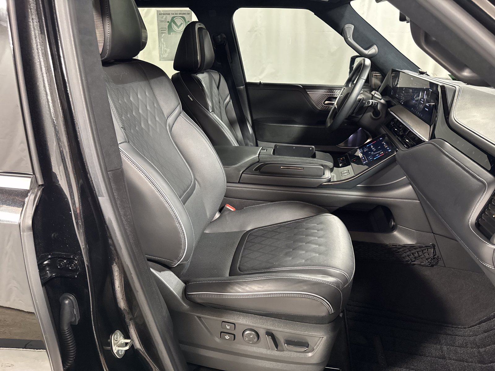 Certified 2025 INFINITI QX80 Autograph w/ Autograph Exterior Package AWD/4WD image 30