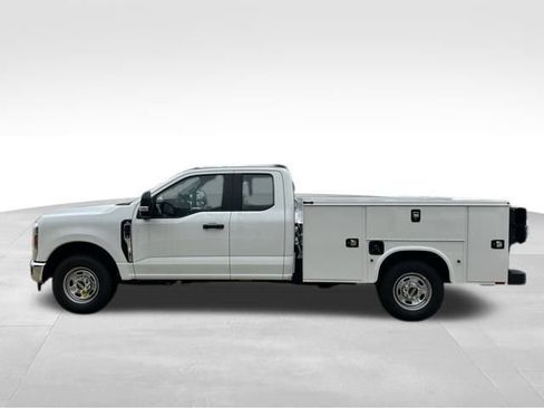 New 2025 Ford F250 XL w/ XL Chrome Package image 17