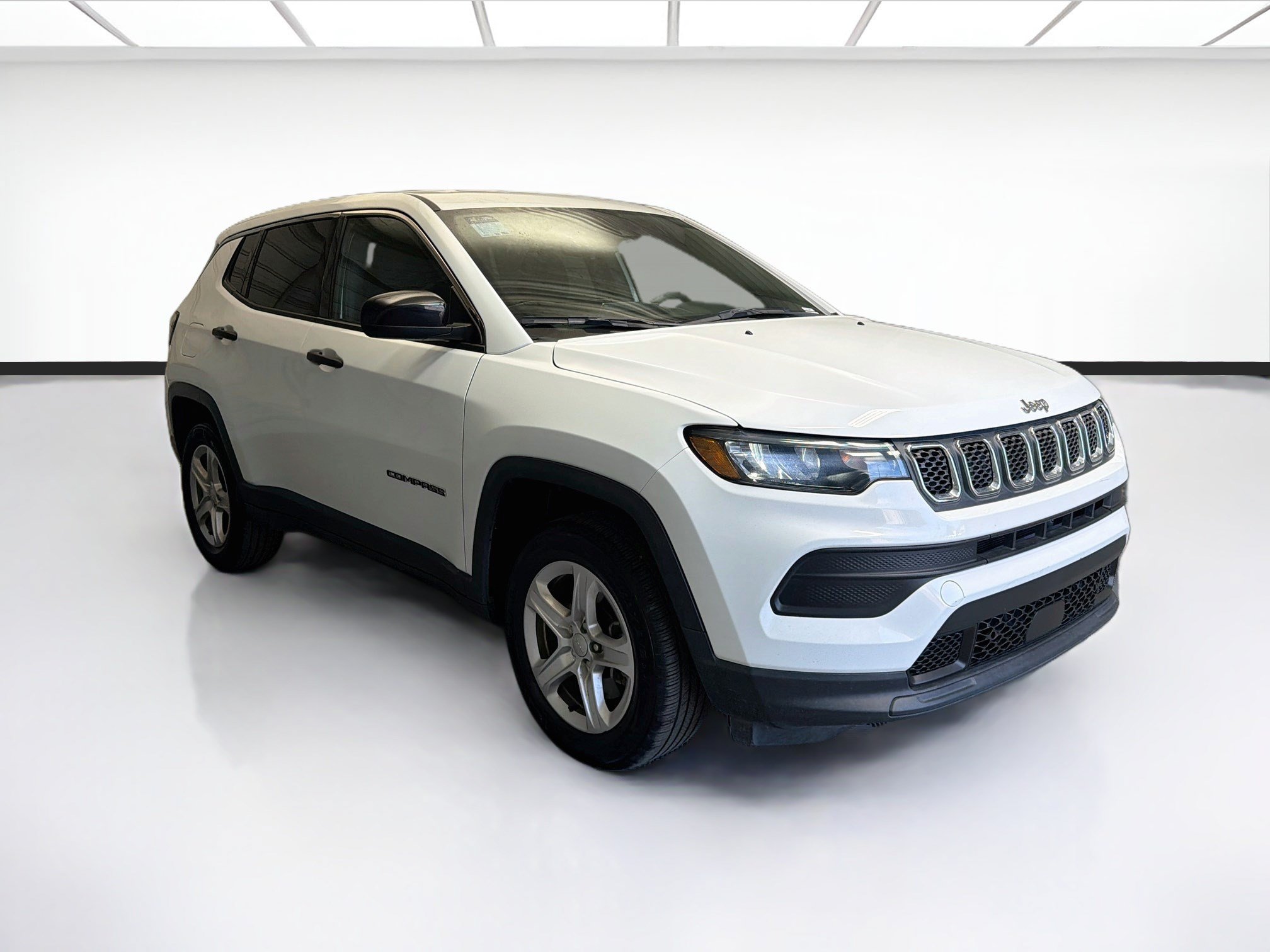 Used 2023 Jeep Compass Sport AWD/4WD image 3