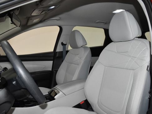 Certified 2025 Hyundai Tucson SE AWD/4WD image 22