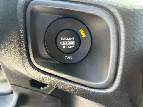 Used 2024 Jeep Gladiator Sport AWD/4WD image 38