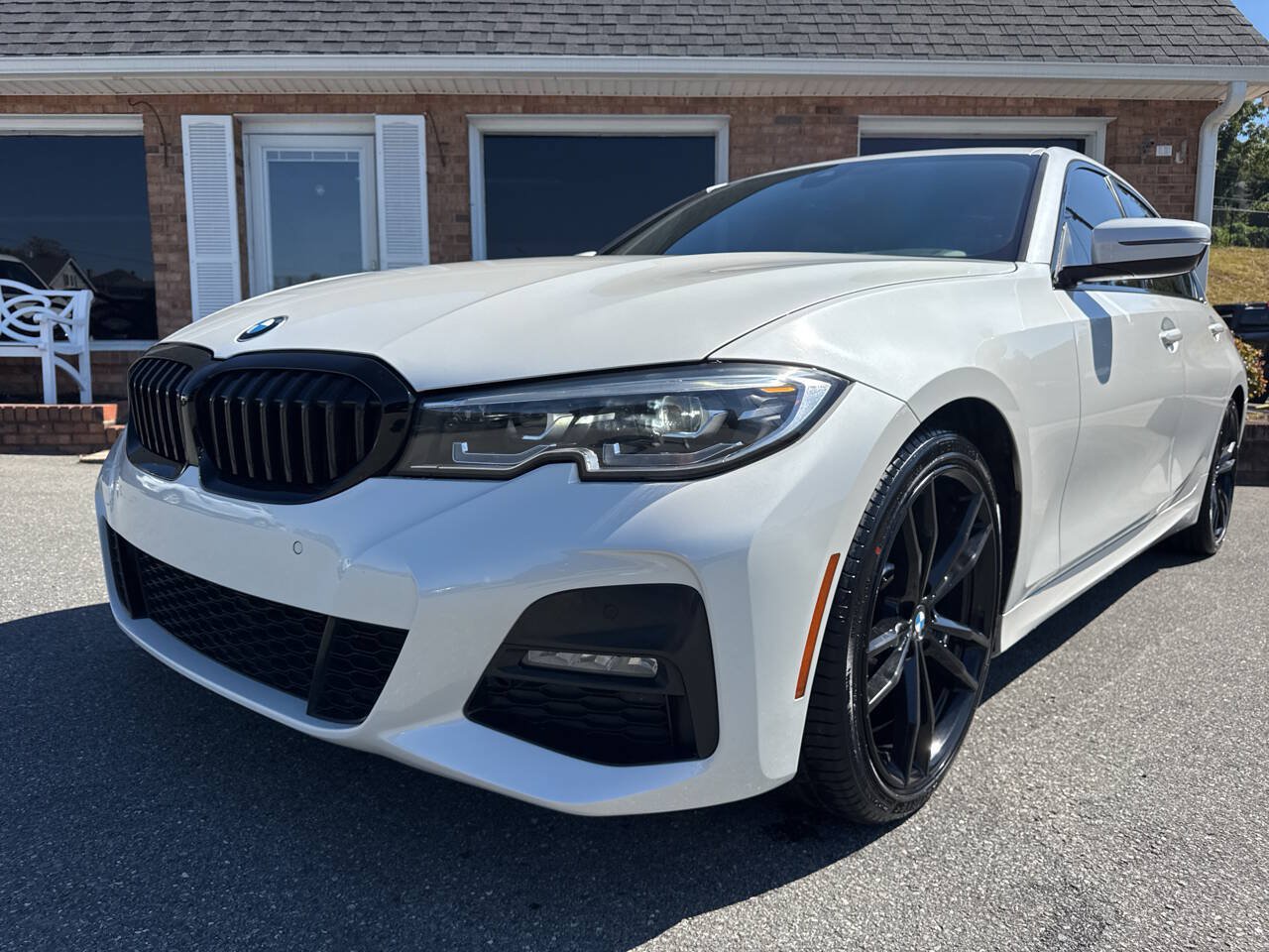 Used 2020 BMW 330i Sedan w/ M Sport Package RWD image 5