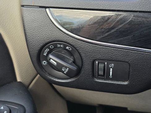 Used 2017 Dodge Grand Caravan SXT FWD image 19