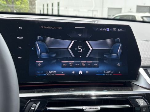 New 2026 BMW X2 xDrive28i w/ Technology Package AWD/4WD image 32
