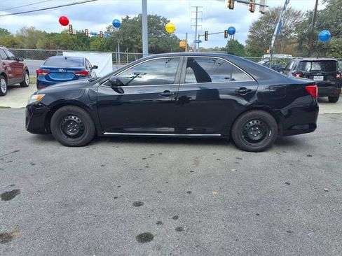 Used 2014 Toyota Camry LE FWD image 4