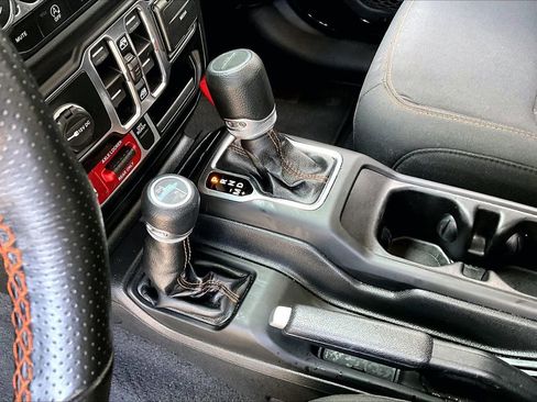 Used 2022 Jeep Gladiator Mojave w/ Trailer Tow Package image 15