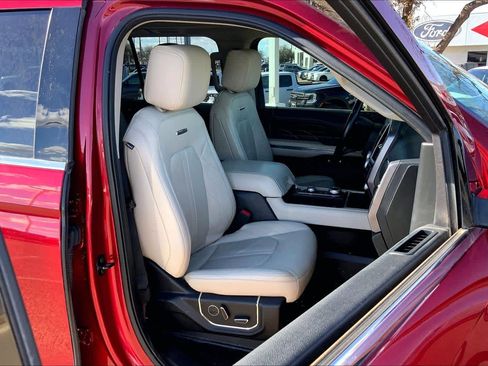 Used 2018 Ford Expedition Platinum image 8