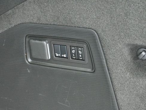 Used 2025 Cadillac Escalade ESV Sport Platinum image 12