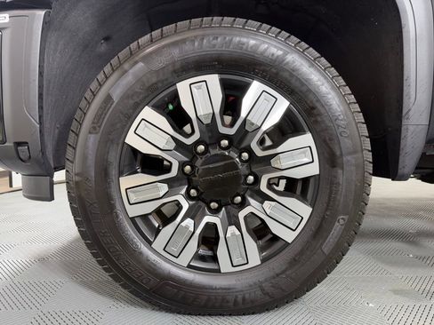 Used 2024 GMC Sierra 2500 Denali w/ Denali Reserve Package image 11