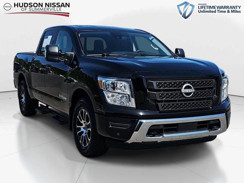 Used 2024 Nissan Titan SV w/ SV Convenience Package RWD image 1
