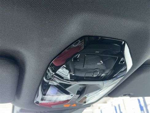 Used 2025 BMW 740i image 35