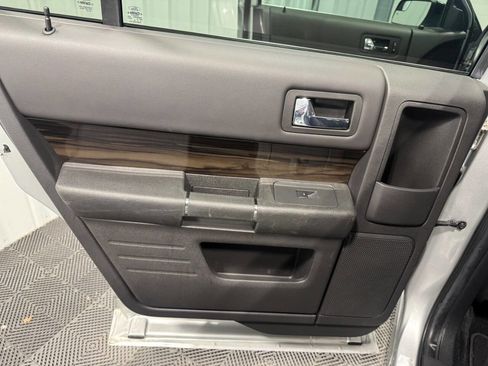 Used 2019 Ford Flex SEL image 11