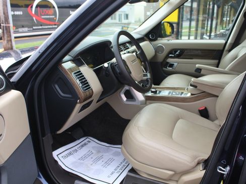 Used 2019 Land Rover Range Rover HSE image 15