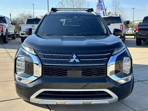 Used 2022 Mitsubishi Outlander SEL image 2