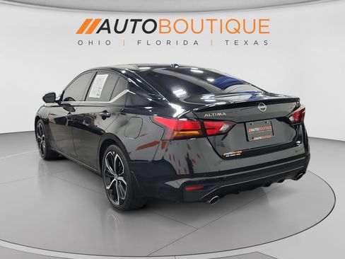 Used 2023 Nissan Altima 2.5 SR w/ SR Premium Package FWD image 3