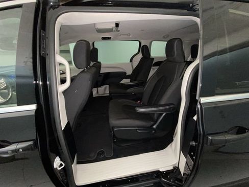 Used 2021 Chrysler Voyager LX w/ Cold Weather Group FWD image 21