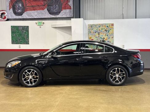 Used 2017 Buick Regal Sport Touring FWD image 5
