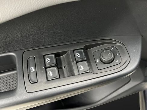 Used 2024 Volkswagen Taos SE w/ Panoramic Sunroof Package image 28