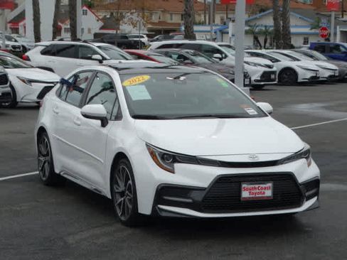 Certified 2022 Toyota Corolla SE image 2