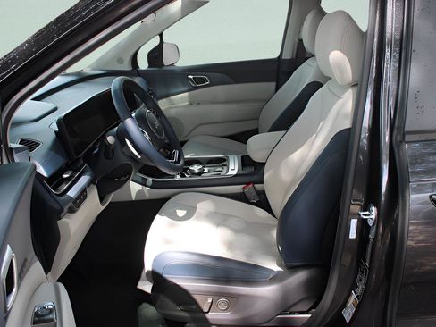 New 2026 Kia Carnival EX image 12