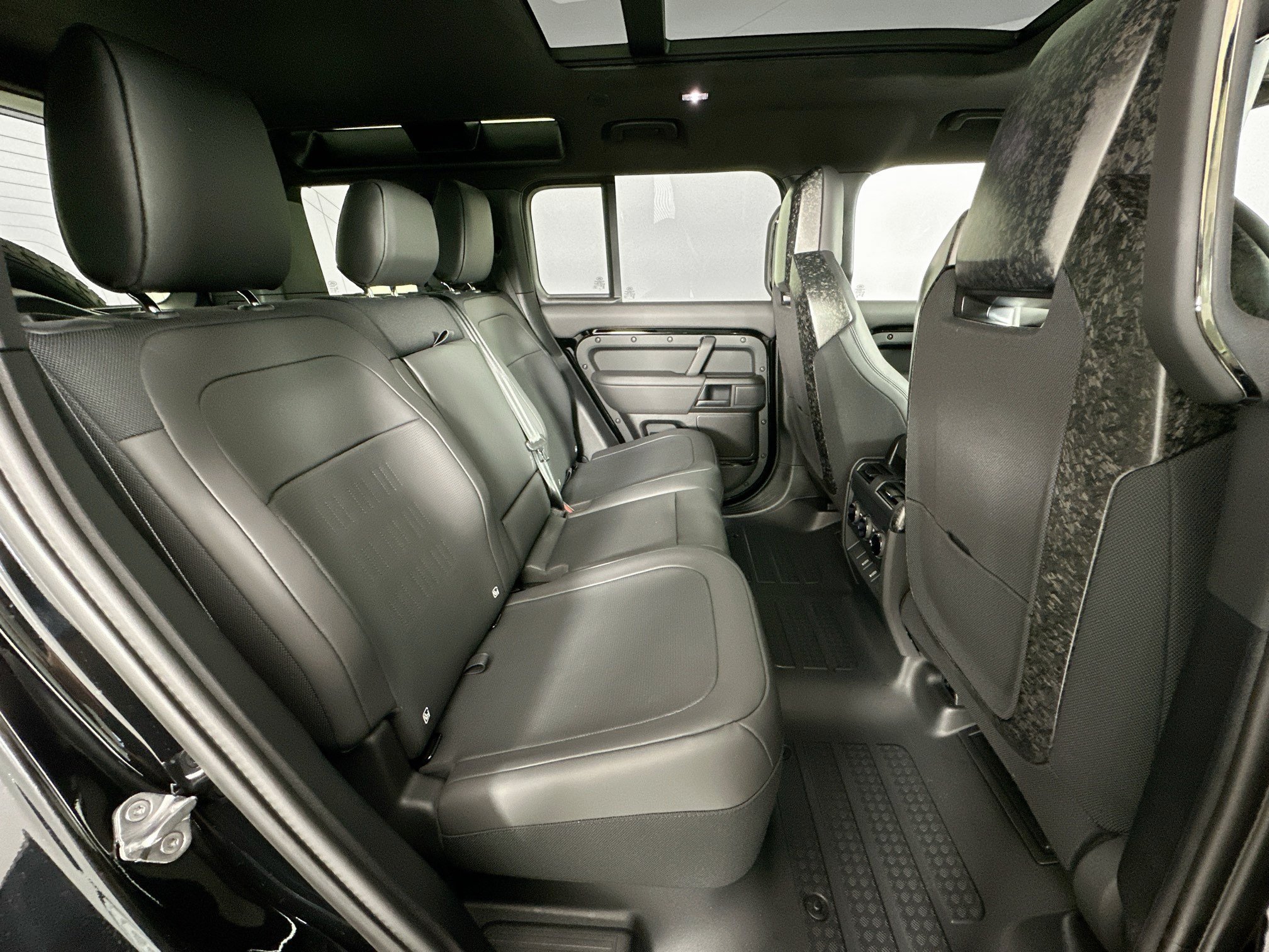 New 2026 Land Rover Defender 110 OCTA AWD/4WD image 26