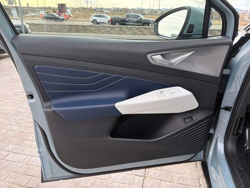 Used 2023 Volkswagen ID.4 Pro S image 12