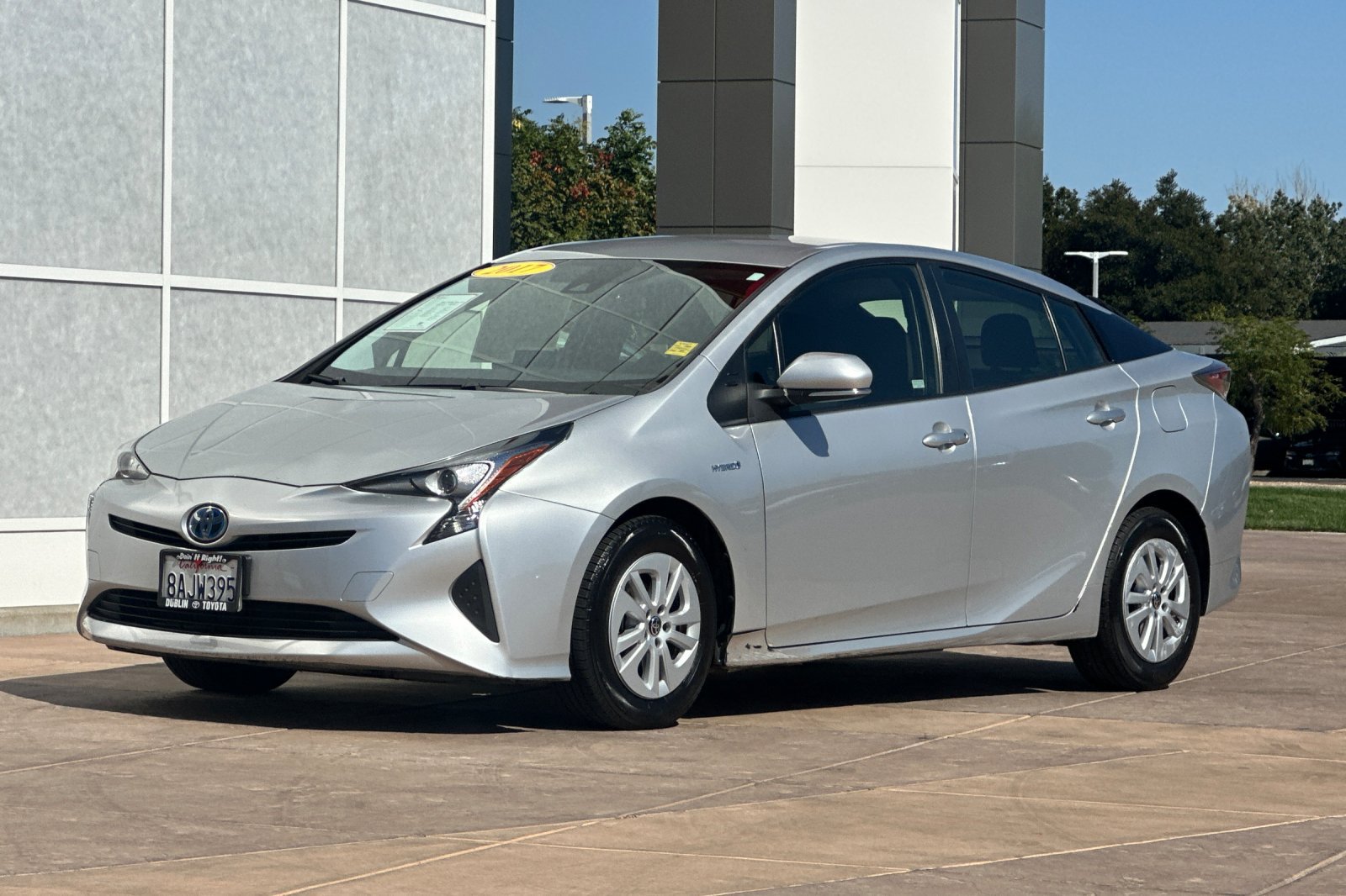 Certified 2017 Toyota Prius Two w/ Carpet Mat Package FWD image 10