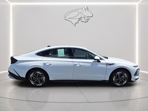 Used 2026 Hyundai Sonata SEL FWD image 6