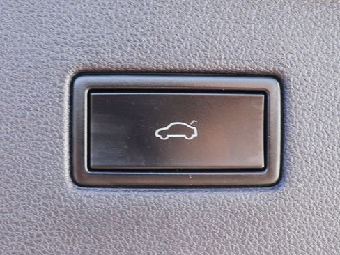 Used 2019 Volkswagen Tiguan SEL image 26