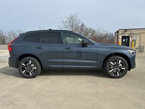 New 2026 Volvo XC60 B5 Plus w/ Protection Package Premier image 8