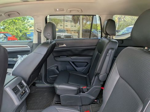 Used 2021 Volkswagen Atlas SE w/ Panoramic Sunroof Package AWD/4WD image 16