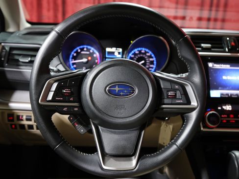 Used 2018 Subaru Outback 2.5i Premium image 16